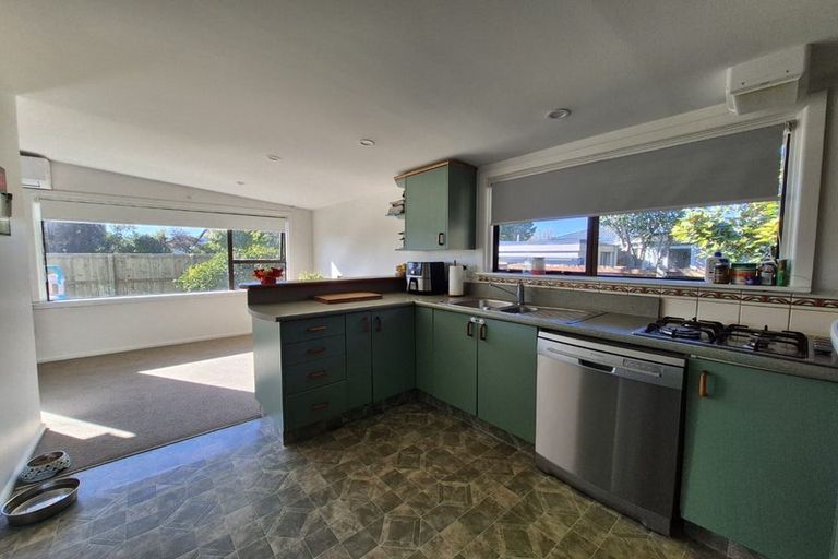 Photo of property in 28 Malta Crescent, South New Brighton, Christchurch, 8062