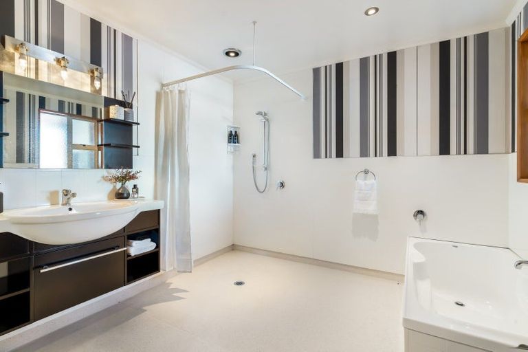 Photo of property in 27 Eglinton Street, Winton, 9720