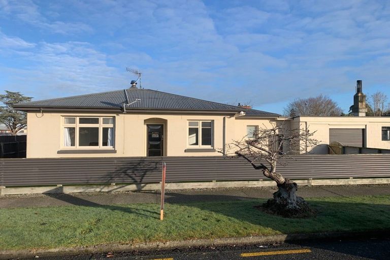 Photo of property in 2 Hillary Street, Winton, 9720