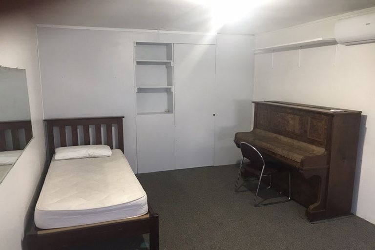 Photo of property in 2/2 Monde Place, Clover Park, Auckland, 2019