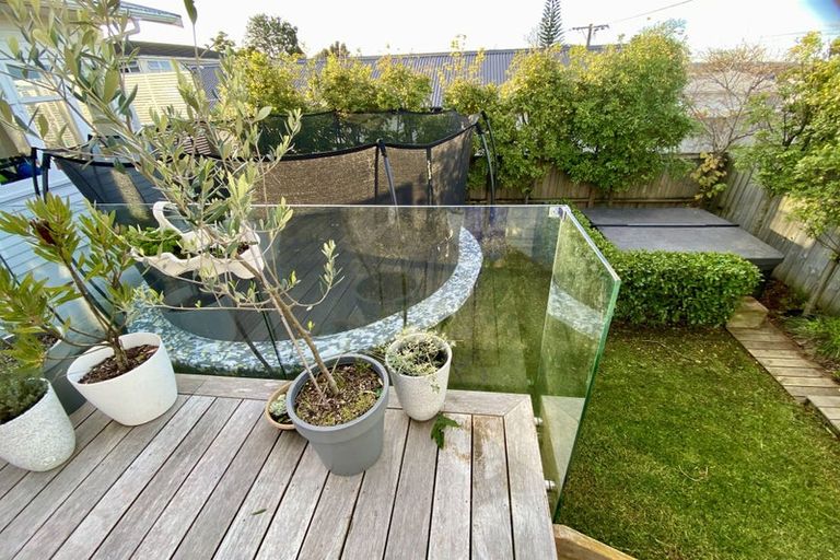 Photo of property in 86 Wharf Road, Te Atatu Peninsula, Auckland, 0610