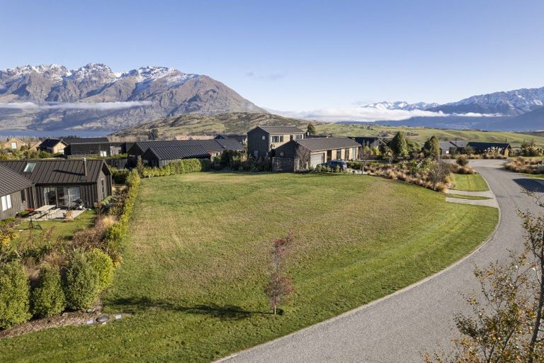 Photo of property in 4 Hackett Road, Jacks Point, Queenstown, 9371