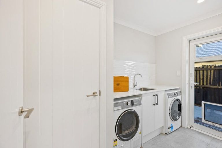 Photo of property in 38 Mcquillan Avenue, Woodend, 7610