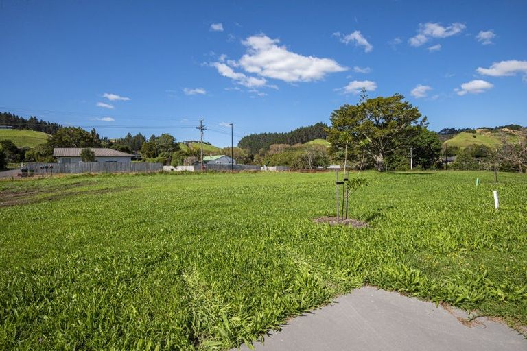 Photo of property in 4 Frangipani Close, Glenbervie, 0173