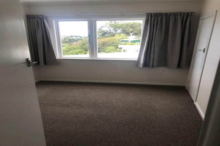 Photo of property in 2 Garden Road, Northland, Wellington, 6012