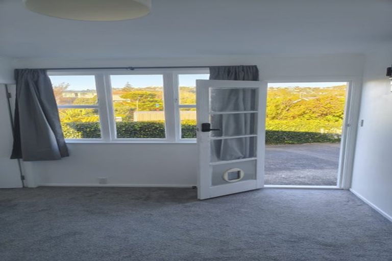 Photo of property in 8 Ohariu Road, Johnsonville, Wellington, 6037