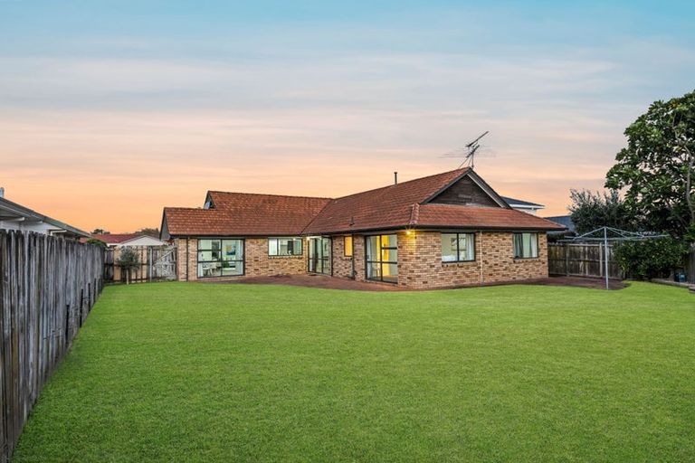 Photo of property in 18 Chippewa Place, Conifer Grove, Takanini, 2112