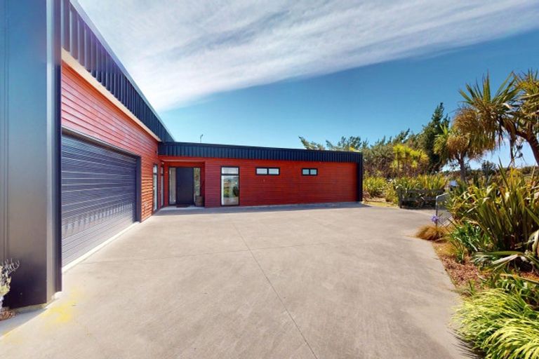Photo of property in 10 Mowhia Grove, Waitarere, Levin, 5510