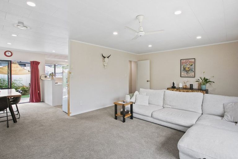 Photo of property in 1/15 Ronald Street, Strandon, New Plymouth, 4312