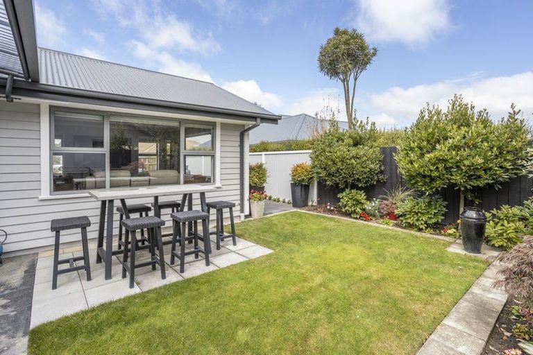 Photo of property in 15 Belgrave Drive, Rangiora, 7400