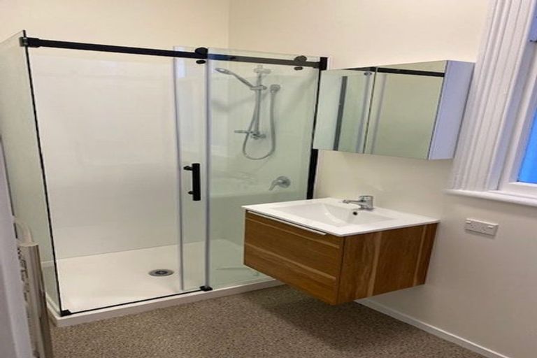 Photo of property in 1/27 Brougham Street, Mount Victoria, Wellington, 6011