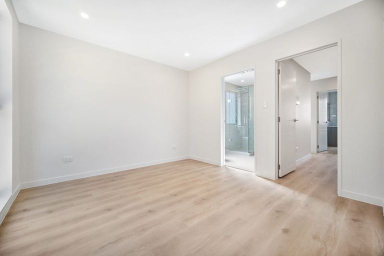 Photo of property in 1/44 Mcleod Road, Weymouth, Auckland, 2103