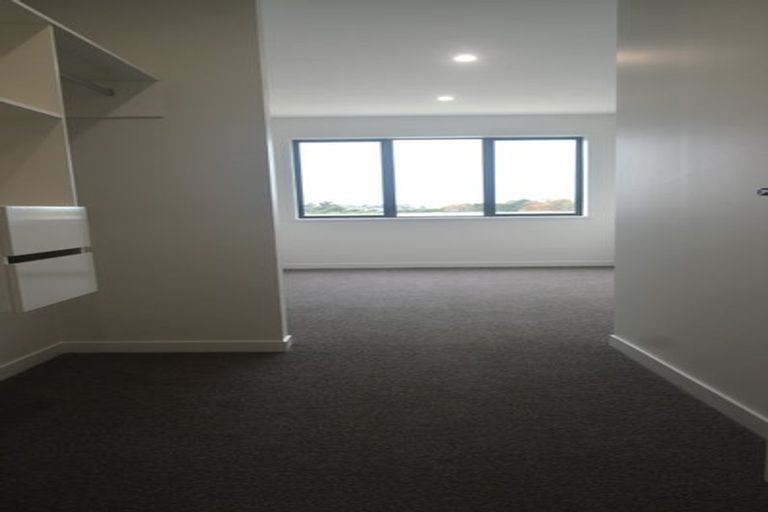 Photo of property in 5/388 Glenfield Road, Glenfield, Auckland, 0629