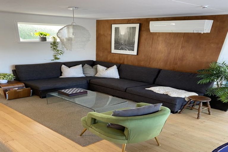 Photo of property in 86 Wharf Road, Te Atatu Peninsula, Auckland, 0610