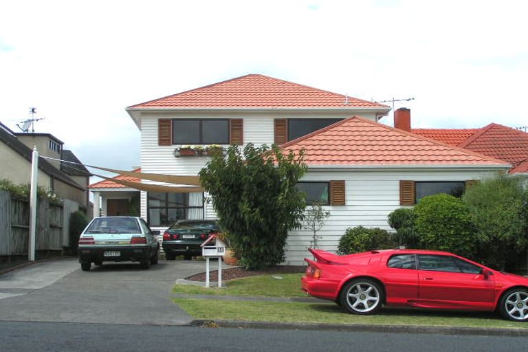 Photo of property in 2/5 Waimana Avenue, Northcote Point, Auckland, 0627