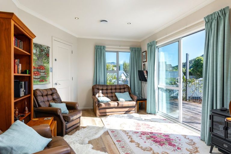 Photo of property in 255 Waikawa Road, Waikawa, Picton, 7220