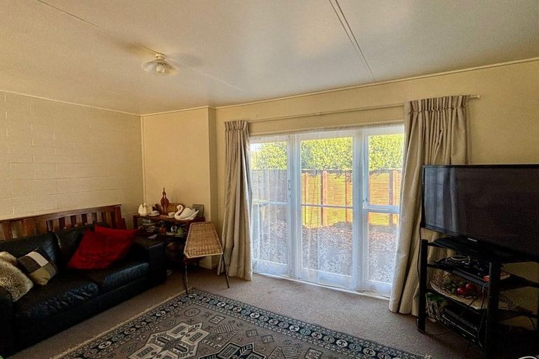 Photo of property in 3 Elm Street, Waiuku, 2123