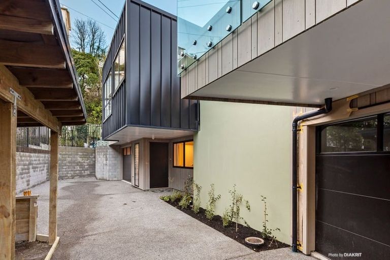 Photo of property in 10b Crieff Street, Northland, Wellington, 6012