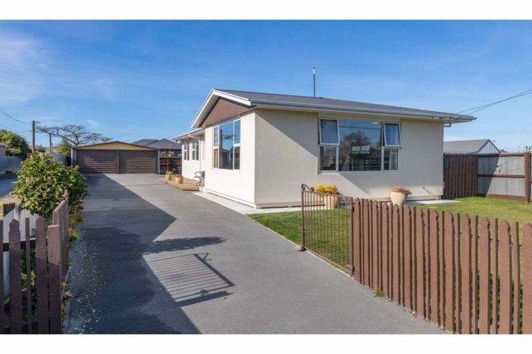 Photo of property in 174 Bower Avenue, New Brighton, Christchurch, 8083
