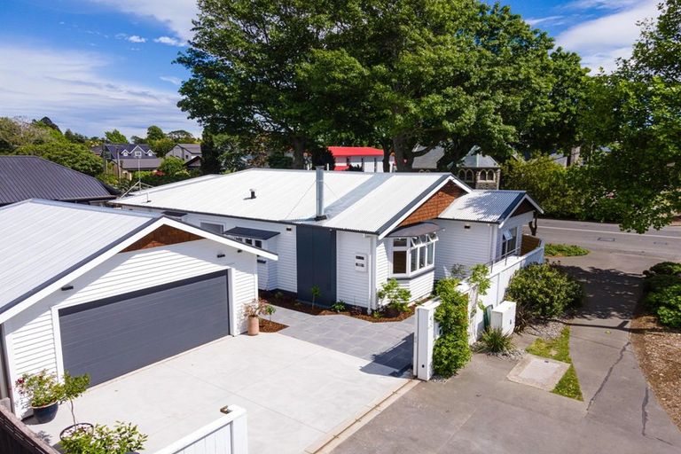 Photo of property in 47 Bryndwr Road, Fendalton, Christchurch, 8052