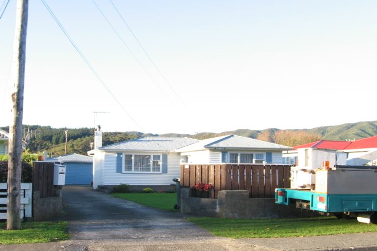 Photo of property in 58 Totara Street, Wainuiomata, Lower Hutt, 5014