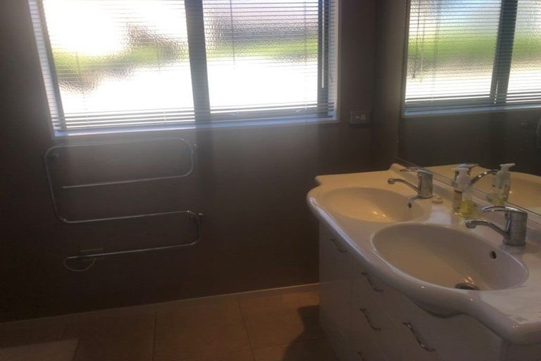 Photo of property in 49 Keepa Close, Papamoa Beach, Papamoa, 3118