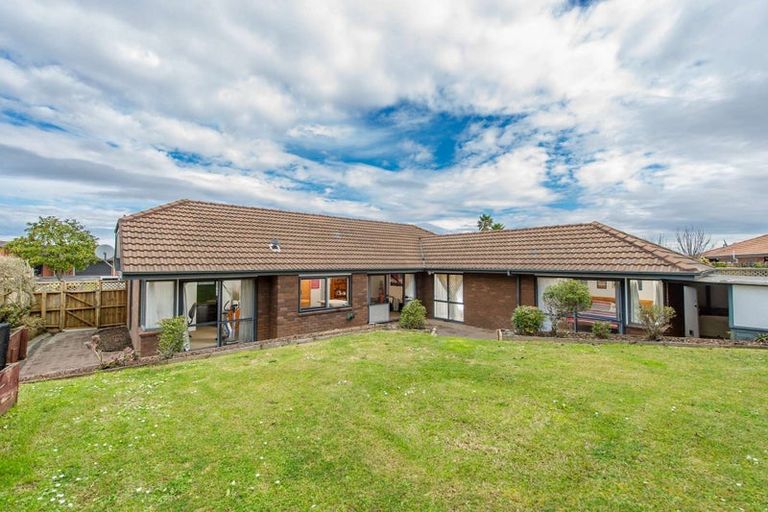 Photo of property in 49 Golfland Drive, Golflands, Auckland, 2013