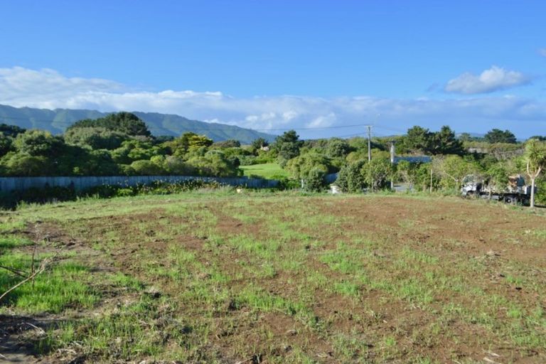 Photo of property in 98 Paetawa Road, Peka Peka, Waikanae, 5391