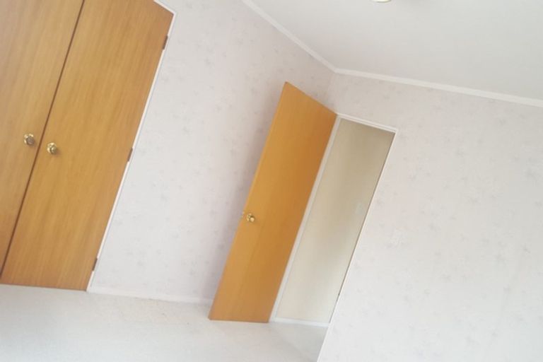 Photo of property in 2/40 Hillcrest Avenue, Hillcrest, Auckland, 0627