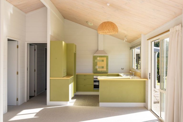 Photo of property in 340 Clifton Road, Te Awanga, 4102