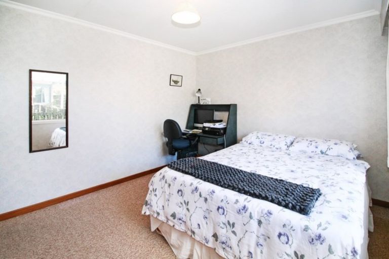 Photo of property in 34 Wesley Avenue, Frankleigh Park, New Plymouth, 4310