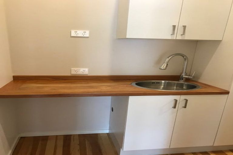 Photo of property in 10b Rogers Avenue, Eastern Beach, Auckland, 2012