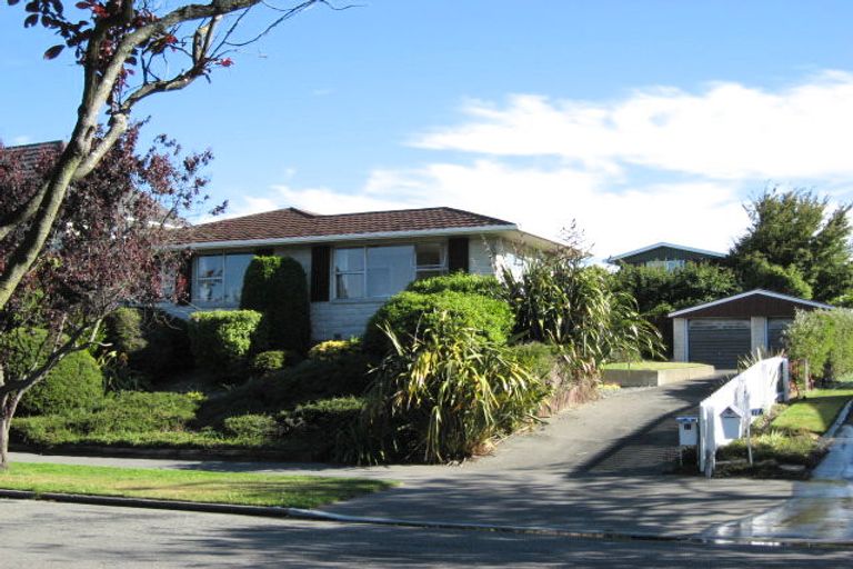 Photo of property in 11 Harrowdale Drive, Avonhead, Christchurch, 8042