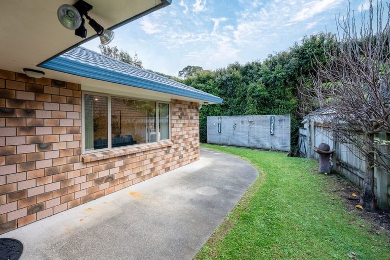 Photo of property in 5 Fairway Oaks Drive, Waikanae Beach, Waikanae, 5036