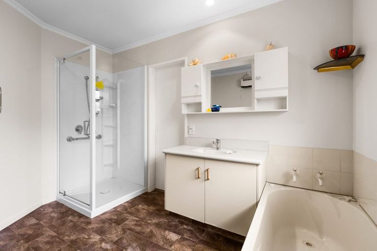 Photo of property in 2/89 Churchill Drive, Taradale, Napier, 4112