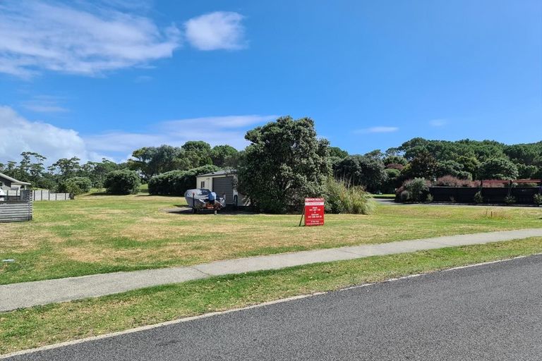 Photo of property in 104 Harbour Drive, Matarangi, Whitianga, 3592