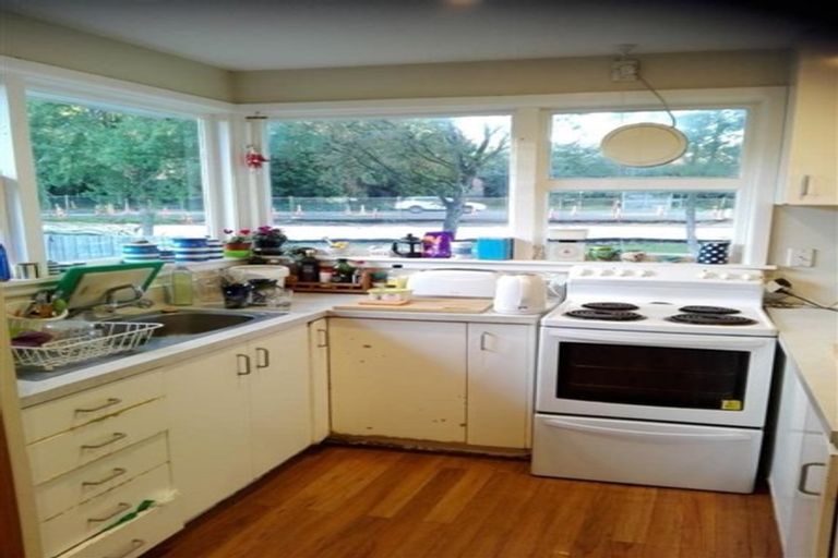 Photo of property in 27 Eastern Terrace, Beckenham, Christchurch, 8023