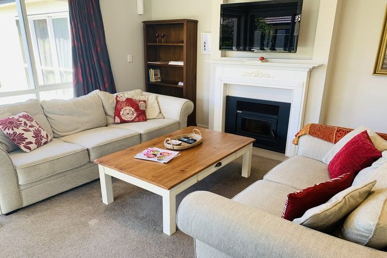 Photo of property in 8 Orotu Drive, Poraiti, Napier, 4112