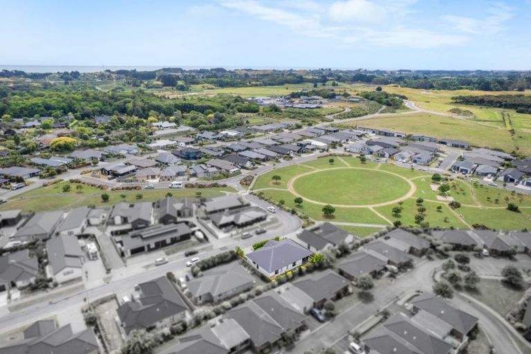 Photo of property in 12 Teiaroa Street, Waikanae, 5036