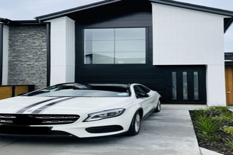 Photo of property in 3 Awakeri Street, Kumeu, 0810