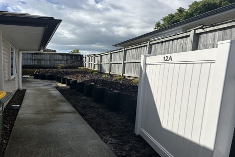 Photo of property in 12 Lockyer Road, Kumeu, 0810