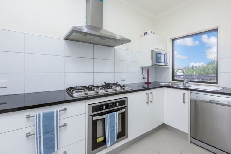 Photo of property in 90 Kirton Drive, Riverstone Terraces, Upper Hutt, 5018