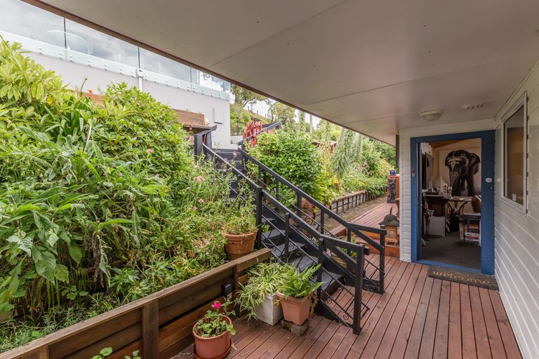 Photo of property in 107 Mount Pleasant Road, Mount Pleasant, Christchurch, 8081
