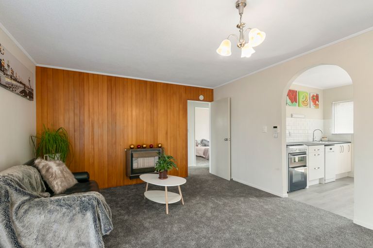 Photo of property in 98a Reynolds Street, Taita, Lower Hutt, 5011