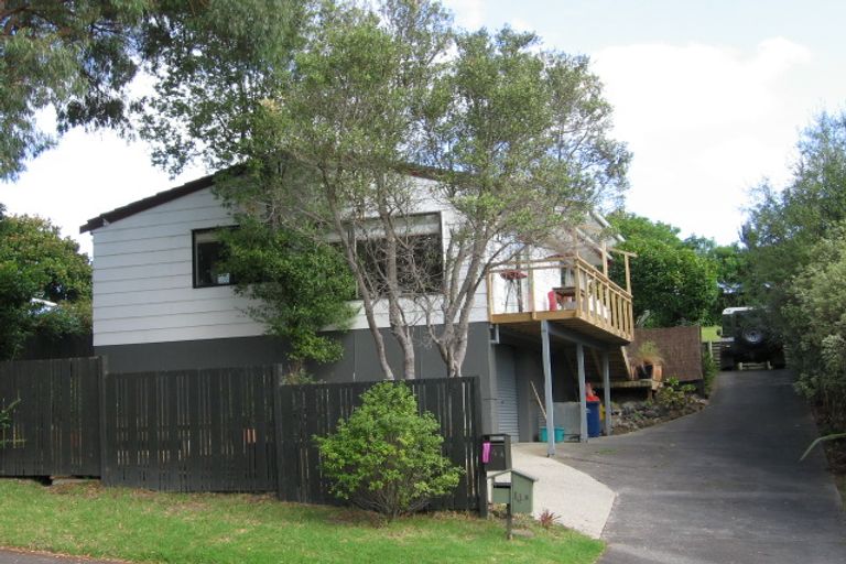 Photo of property in 2/14 Valhalla Drive, Beach Haven, Auckland, 0626