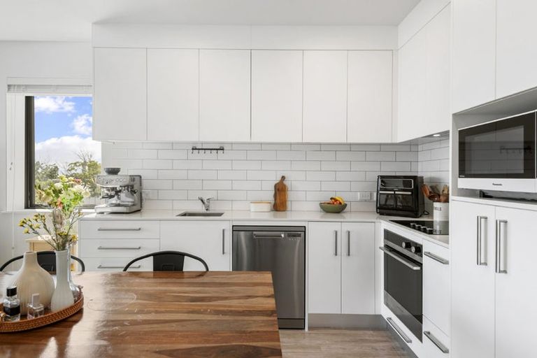 Photo of property in 210/165 Lake Road, Northcote, Auckland, 0627