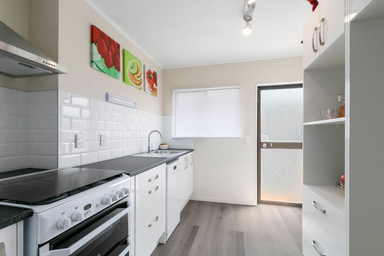 Photo of property in 98a Reynolds Street, Taita, Lower Hutt, 5011