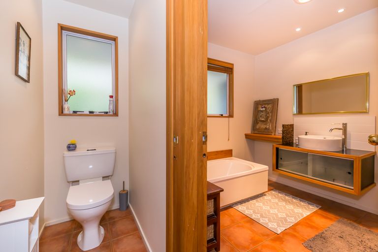 Photo of property in 107 Mount Pleasant Road, Mount Pleasant, Christchurch, 8081