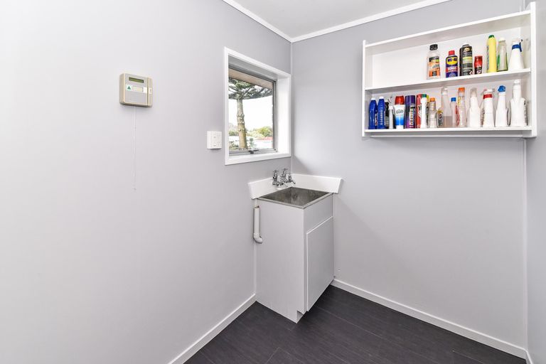 Photo of property in 121 Mahia Road, Wattle Downs, Auckland, 2103