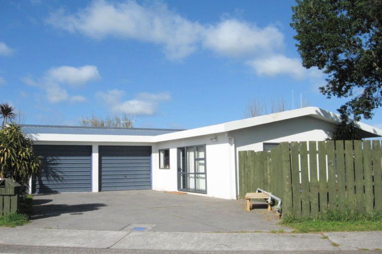 Photo of property in 30 Barbara Grove, Papamoa Beach, Papamoa, 3118